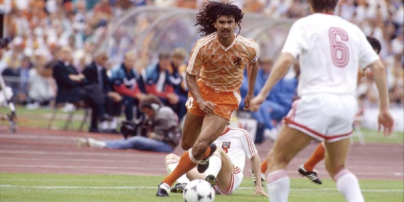Số áo Gullit: Huyền thoại số 10 của AC Milan và tuyển Hà Lan