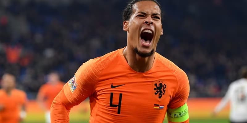 Số áo Van Dijk: Trung vệ số 4 của Liverpool và đội tuyển Hà Lan