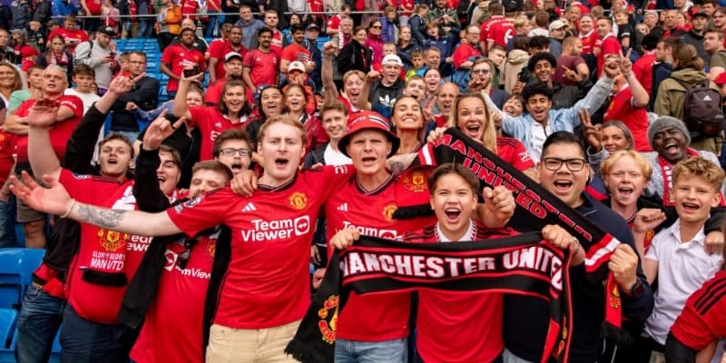 Fan MU gọi là gì? Nguồn gốc & ý nghĩa biệt danh Manucians của Quỷ đỏ